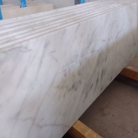 Мармурове підвіконня білого, світло-сірого кольору 1200х400х20 мм